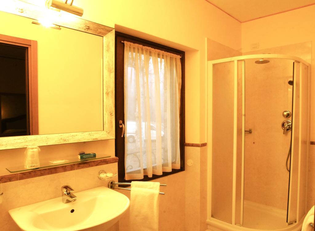 La Griglia Hotel Argegno Zimmer foto